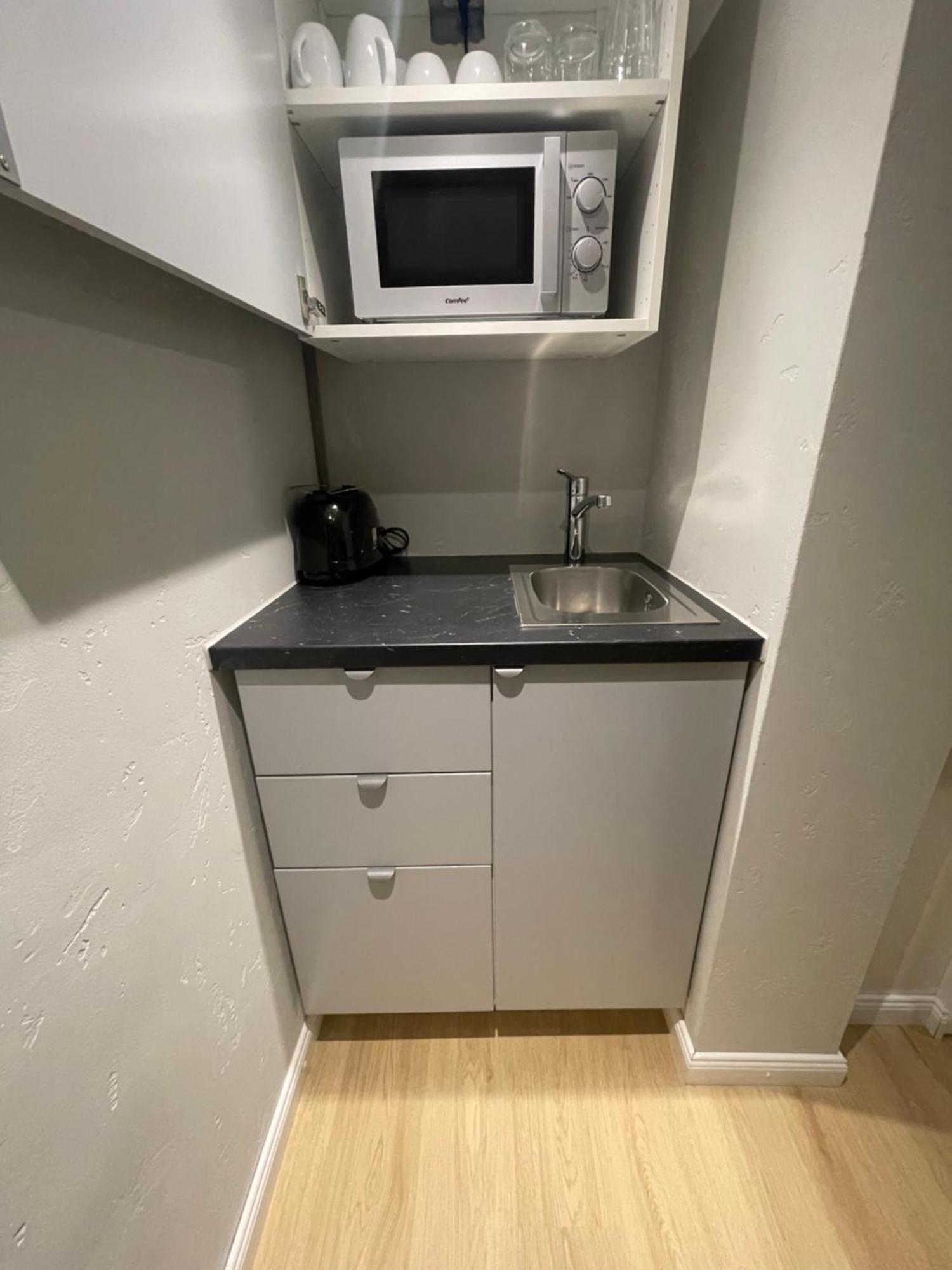 Suesses Kleines Und Zentrales Apartment Fuer Zwei Personen Mitten In Hamburgo Exterior foto